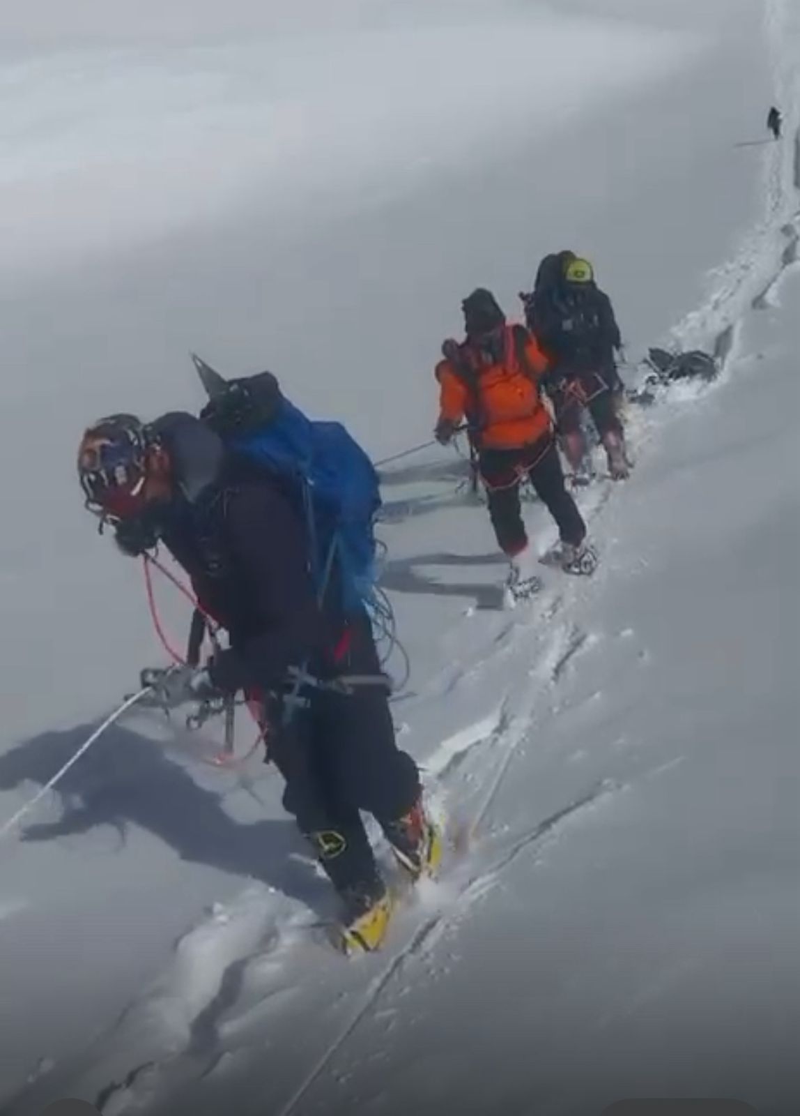 Rescuers recover Czech climber’s body from Makalu high camp
